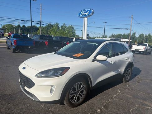 Used 2022 Ford Escape SEL w/ Class II Trailer Tow Package FWD image 4