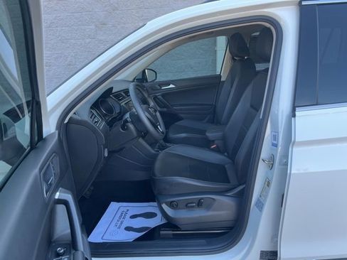 Used 2021 Volkswagen Tiguan SE image 24