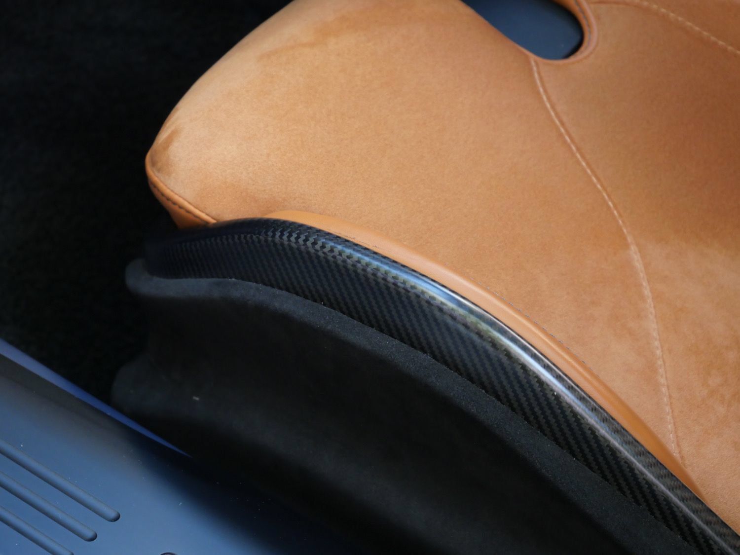 Used 2024 Aston Martin DB12 Coupe RWD image 25