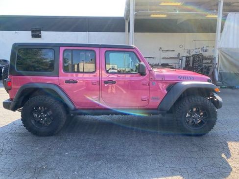 Used 2024 Jeep Wrangler Unlimited AWD/4WD image 4