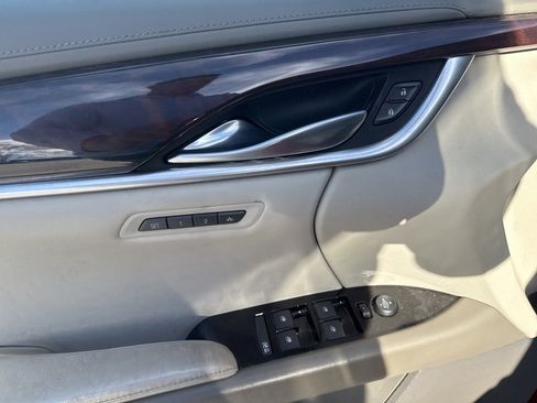 Used 2013 Cadillac XTS Platinum image 11