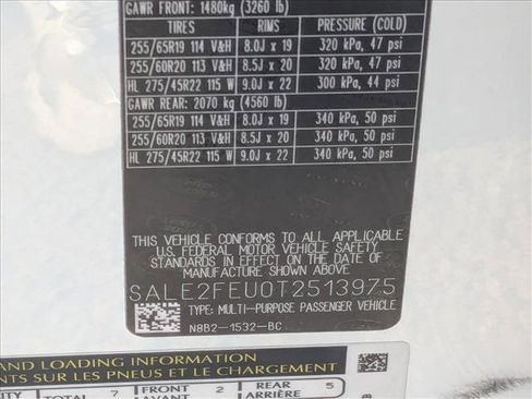 New 2026 Land Rover Defender 130 X-Dynamic SE image 19