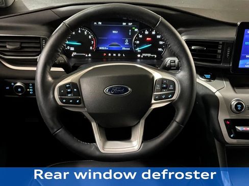 Used 2022 Ford Explorer XLT w/ Equipment Group 202A image 12