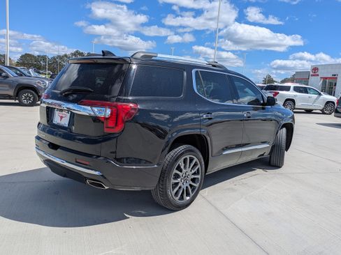 Used 2023 GMC Acadia Denali w/ Black Diamond Edition image 7