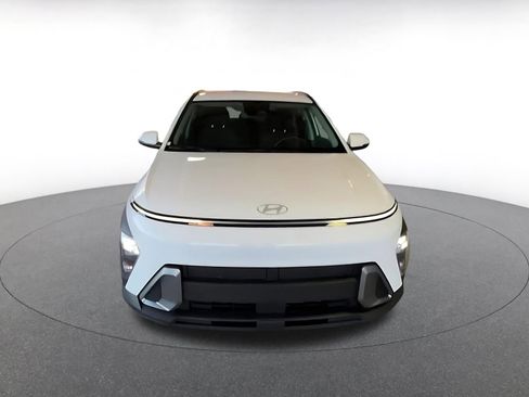 Used 2025 Hyundai Kona SEL image 5