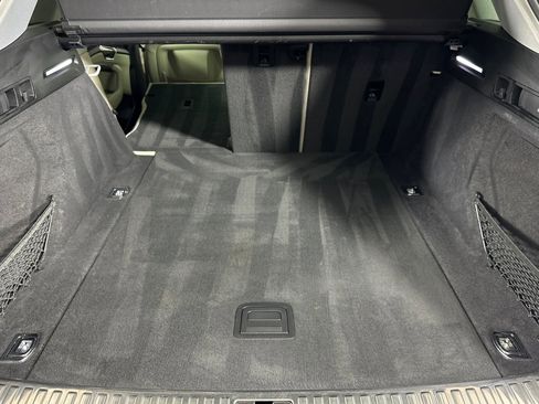 Used 2022 Audi e-tron Premium w/ Convenience Plus Package image 14