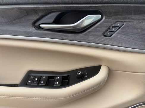 Used 2022 Jeep Grand Cherokee L Limited w/ Trailer Tow Group (B) image 23