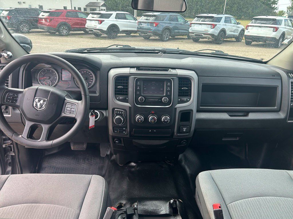 Used 2021 RAM 1500 4x4 Crew Cab Classic w/ Chrome Appearance Group image 13