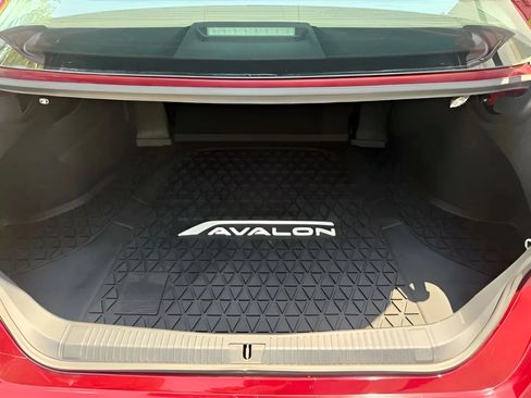 Used 2019 Toyota Avalon XLE w/ Moonroof Package image 28