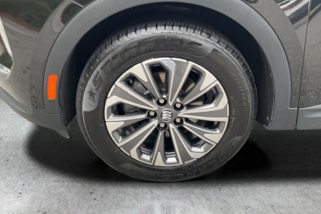 Used 2024 Buick Envision Preferred AWD/4WD image 23