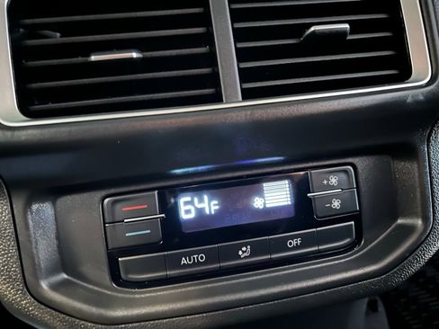 Used 2024 Volkswagen Atlas SE image 19