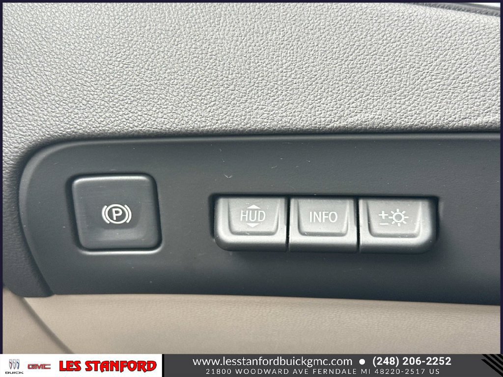 Used 2023 Buick Enclave Avenir AWD/4WD image 28