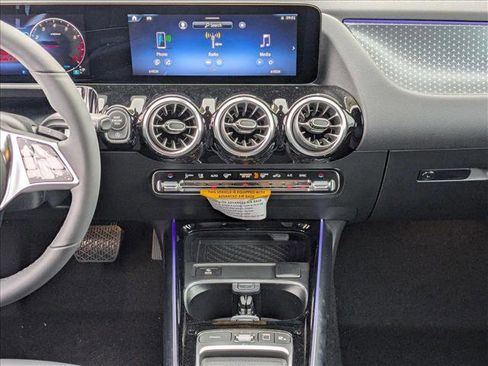 New 2025 Mercedes-Benz GLA 250 image 11