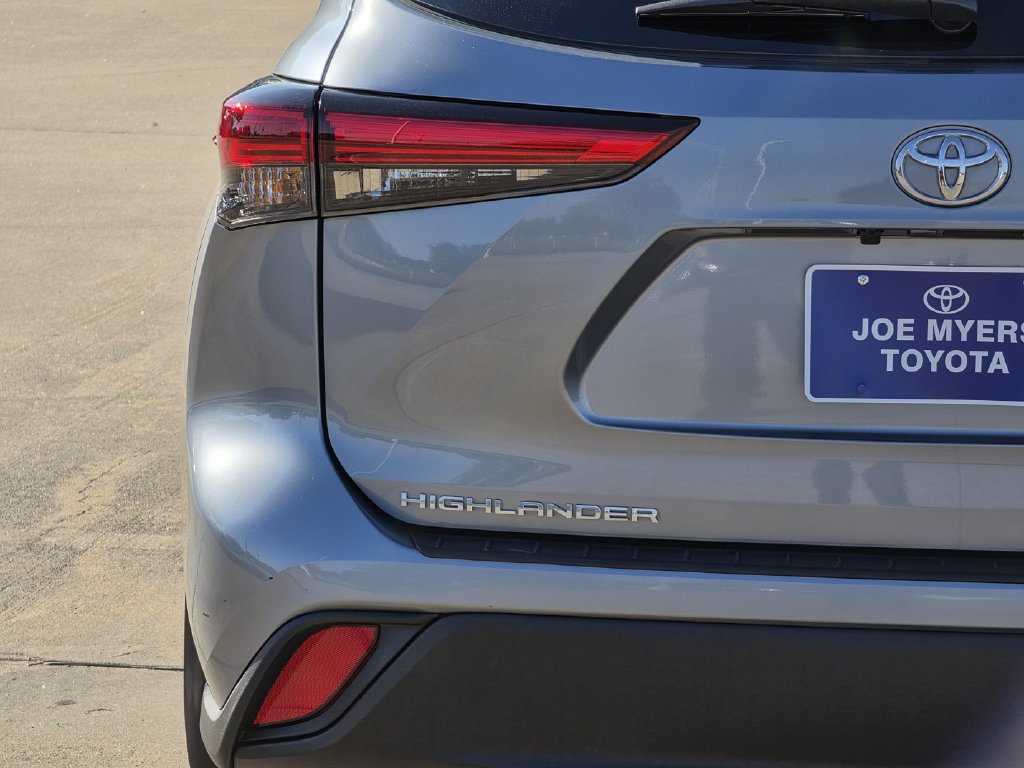 Used 2023 Toyota Highlander XLE FWD image 10