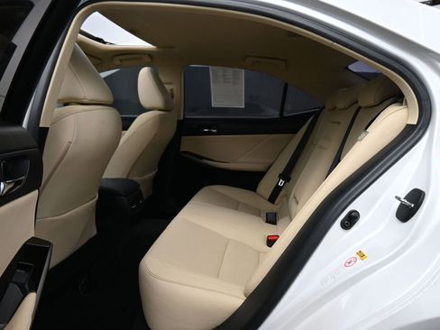 Used 2016 Lexus IS 350 w/ Navigation System Package image 17
