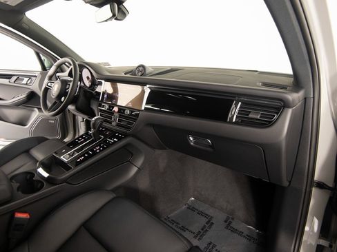 New 2026 Porsche Macan Turbo image 26