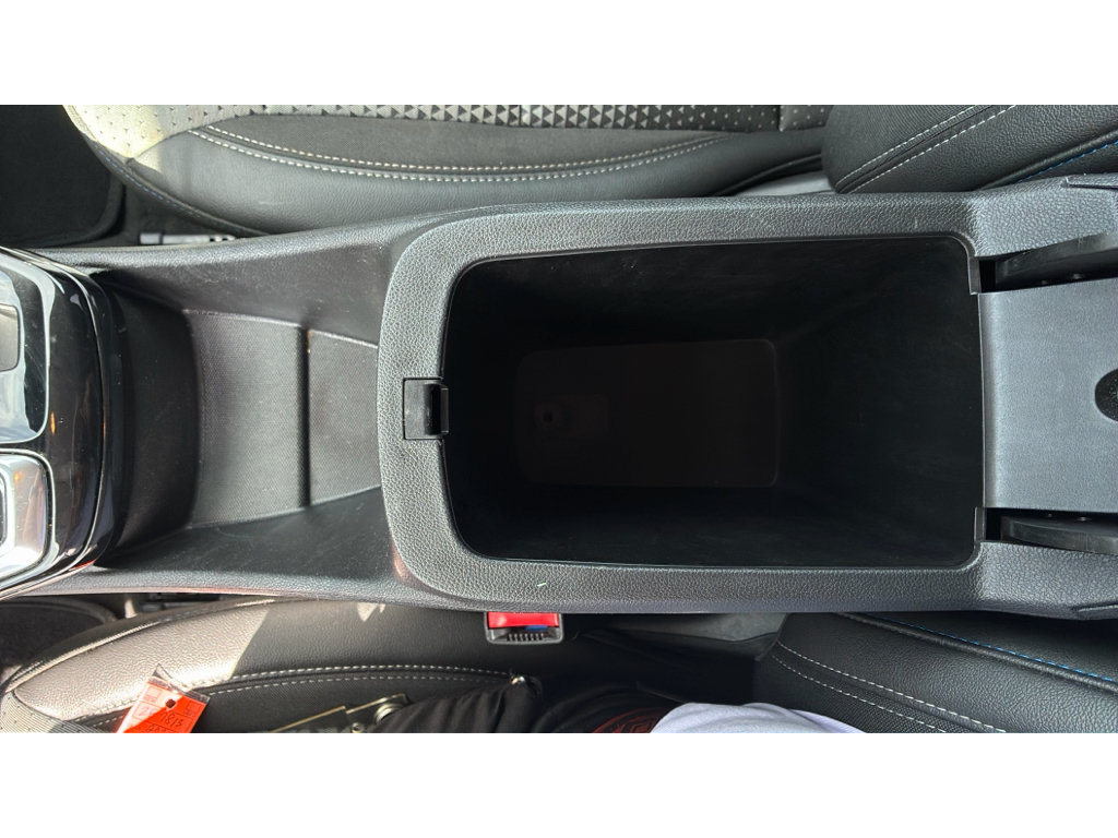 Used 2025 Chevrolet Trax LT FWD image 18