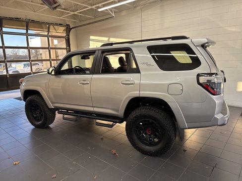 Certified 2022 Toyota 4Runner TRD Off-Road Premium image 5