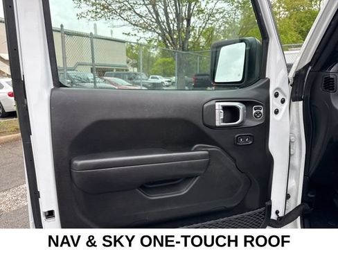 Used 2023 Jeep Wrangler Unlimited w/ Sun & Screen Package AWD/4WD image 36