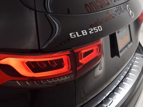 Certified 2022 Mercedes-Benz GLB 250 image 12