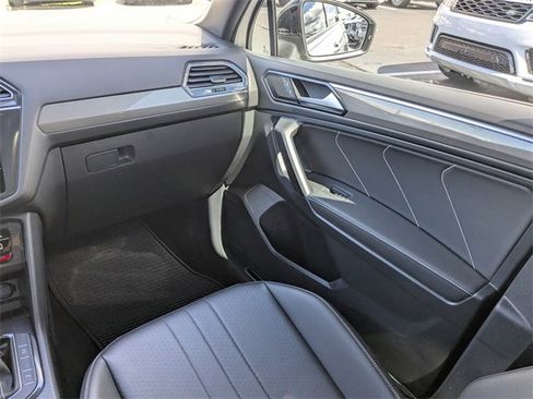 Used 2022 Volkswagen Tiguan SE R-Line image 19