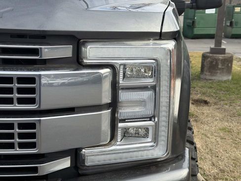 Used 2017 Ford F250 Platinum w/ Platinum Ultimate Package image 7