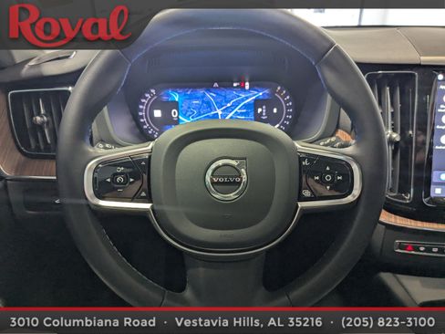 Certified 2024 Volvo XC60 B5 Plus w/ Protection Package Premier AWD/4WD image 20