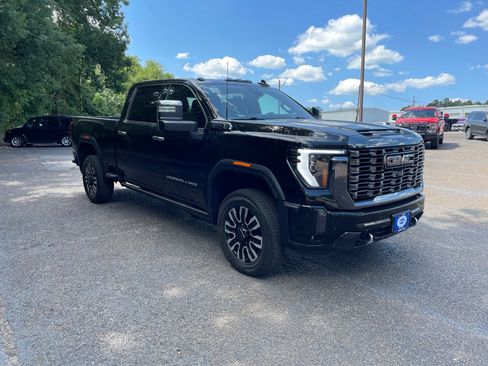 Used 2024 GMC Sierra 2500 Denali Ultimate w/ Max Trailering Package AWD/4WD image 9