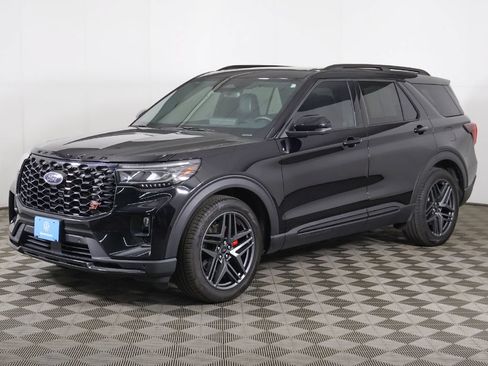 Used 2025 Ford Explorer ST AWD/4WD image 13
