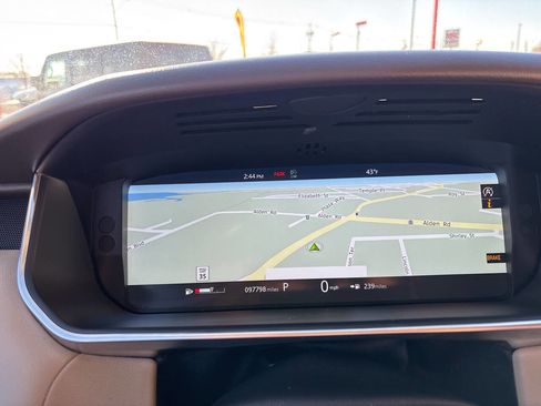 Used 2018 Land Rover Range Rover Sport SE image 70