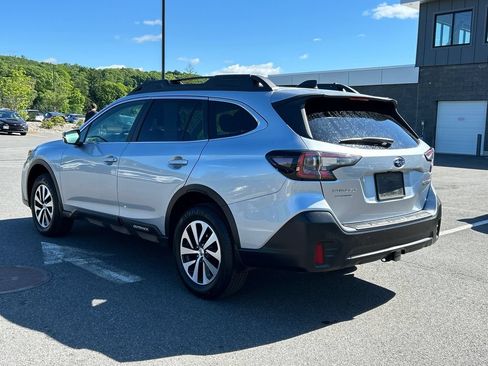 Certified 2022 Subaru Outback Premium AWD/4WD image 4