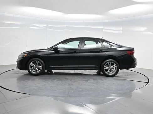 Used 2024 Volkswagen Jetta SE FWD image 43