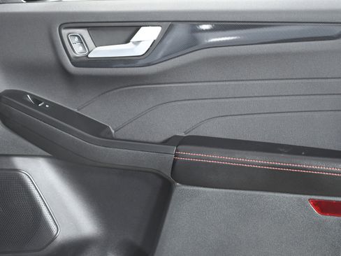 Used 2025 Ford Escape ST-Line Select image 28