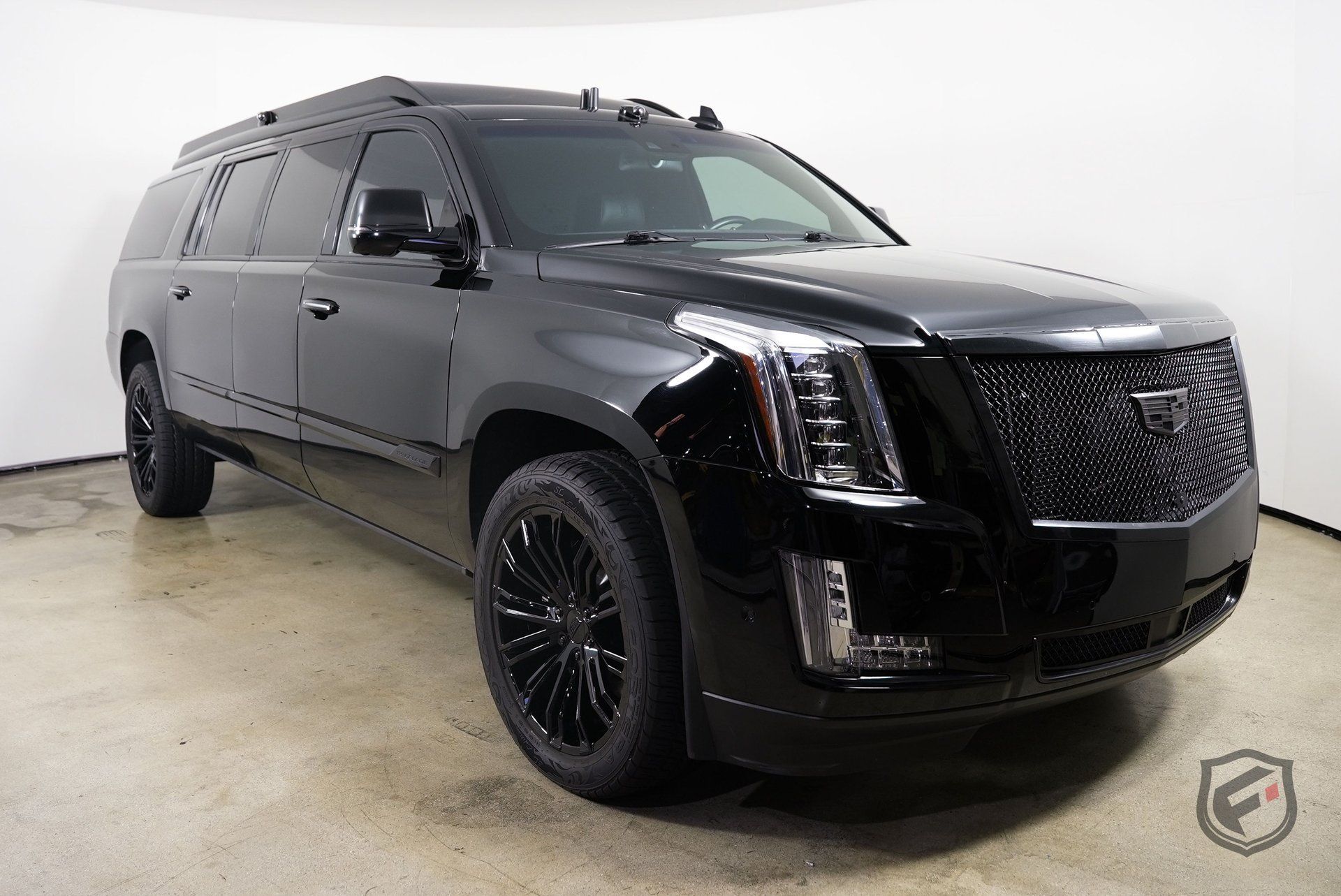 Used 2018 Cadillac Escalade ESV Platinum AWD/4WD image 2