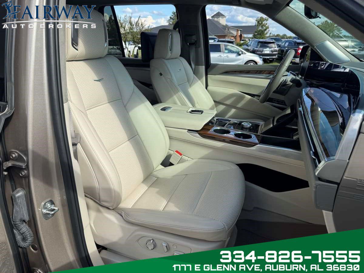 Used 2025 Cadillac Escalade Sport Platinum AWD/4WD image 12