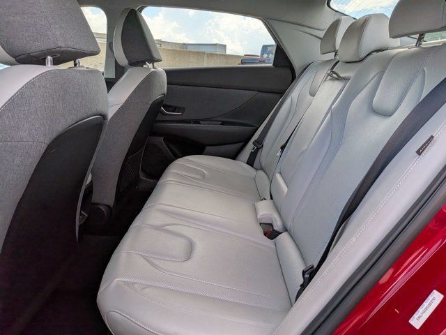Used 2025 Hyundai Elantra Limited FWD image 11