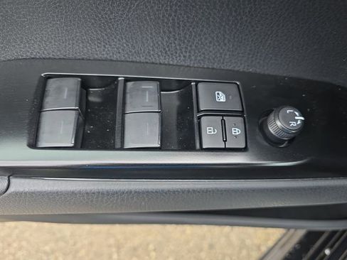 Used 2026 Toyota Camry SE w/ Convenience Package FWD image 29