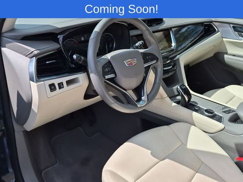 Used 2025 Cadillac XT6 Premium Luxury AWD/4WD image 2