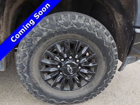 Used 2021 Chevrolet Silverado 2500 LTZ w/ LTZ Plus Package AWD/4WD image 10