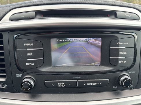 Used 2016 Kia Sorento AWD w/ LX Convenience Package image 6