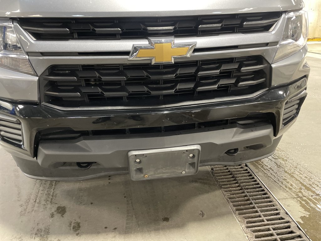 Used 2022 Chevrolet Colorado W/T w/ Custom Special Edition AWD/4WD image 5