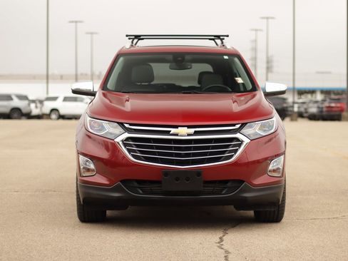 Used 2018 Chevrolet Equinox Premier image 2