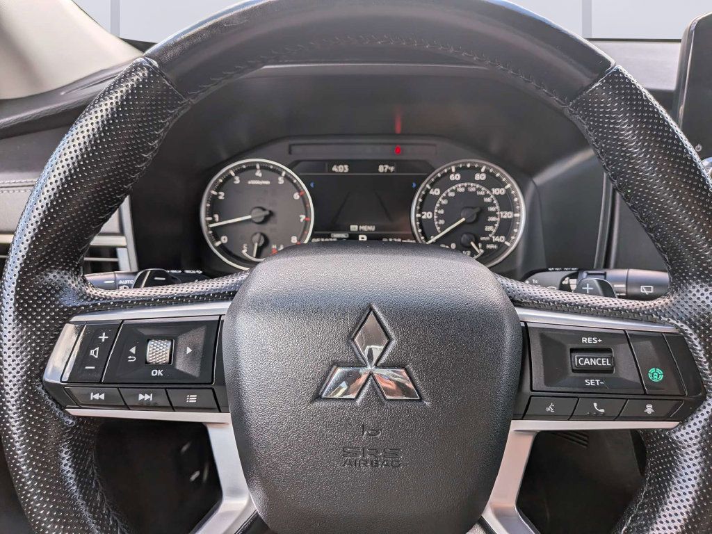 Used 2024 Mitsubishi Outlander SE AWD/4WD image 40