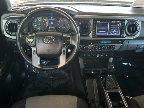 Used 2021 Toyota Tacoma TRD Off-Road w/ Technology Package AWD/4WD image 13