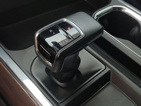 Used 2024 GMC Sierra 1500 SLT AWD/4WD image 18