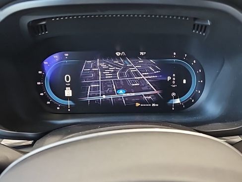 Used 2022 Volvo XC60 B5 Momentum image 35