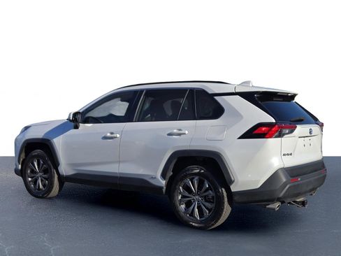 Used 2023 Toyota RAV4 XLE Premium image 11
