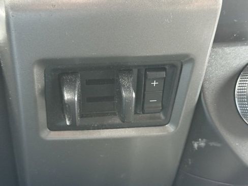 Used 2019 Ford Expedition XLT image 31