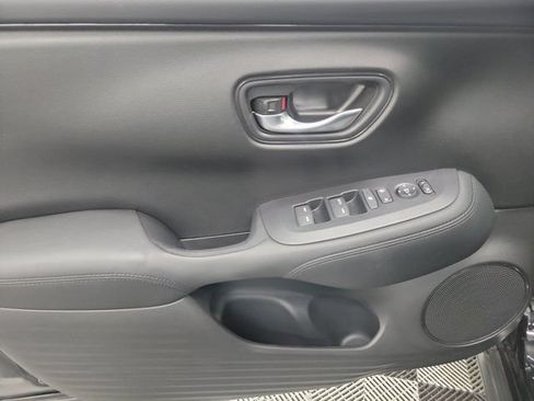 Used 2025 Honda HR-V LX image 19
