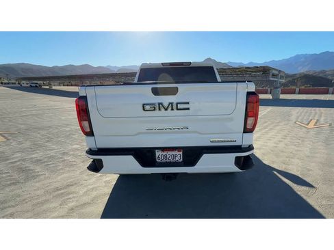 Used 2022 GMC Sierra 1500 Elevation w/ LPO, Elevation Black Package image 7